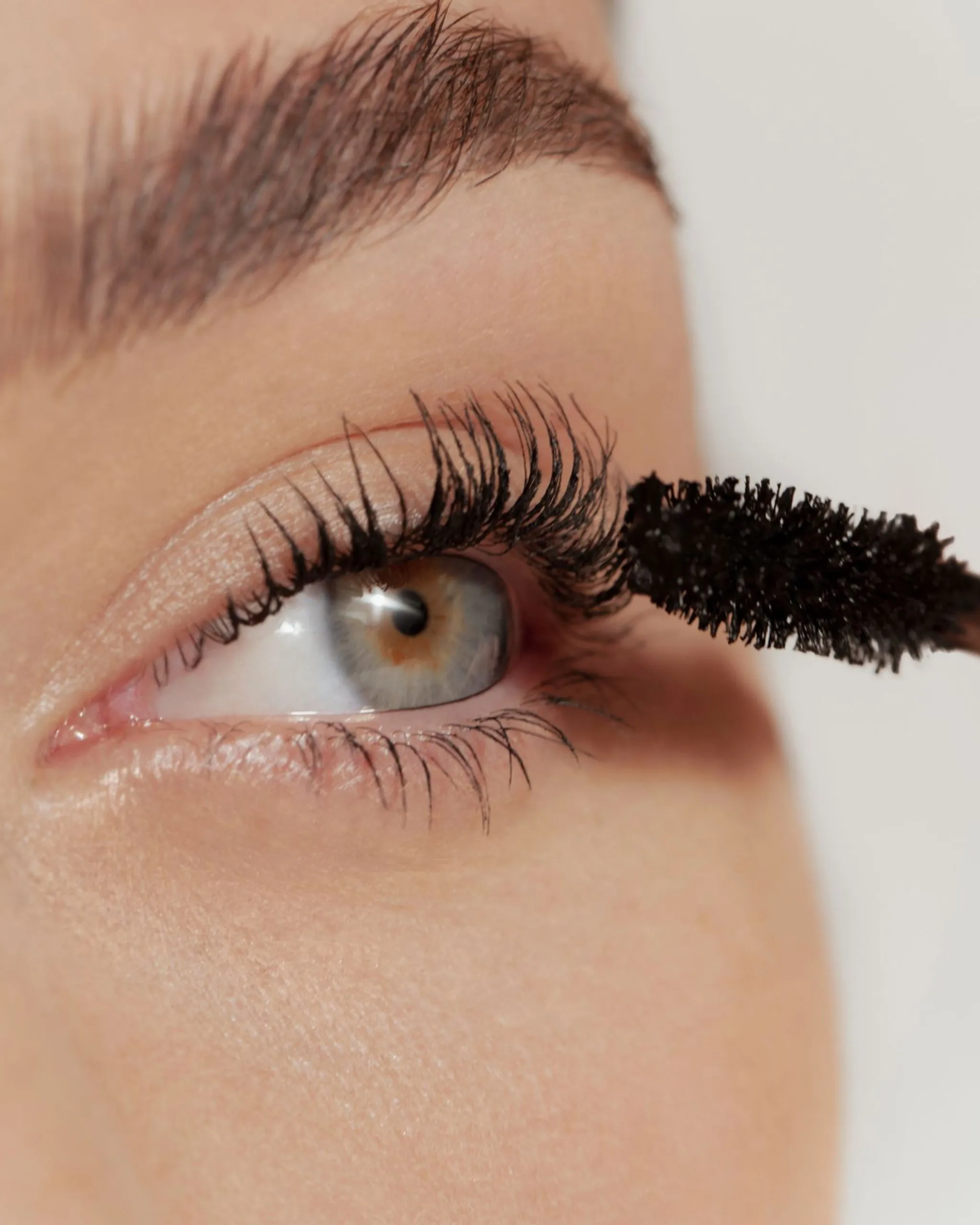 Vast Lash Smudge-Free Volumizing Mascara